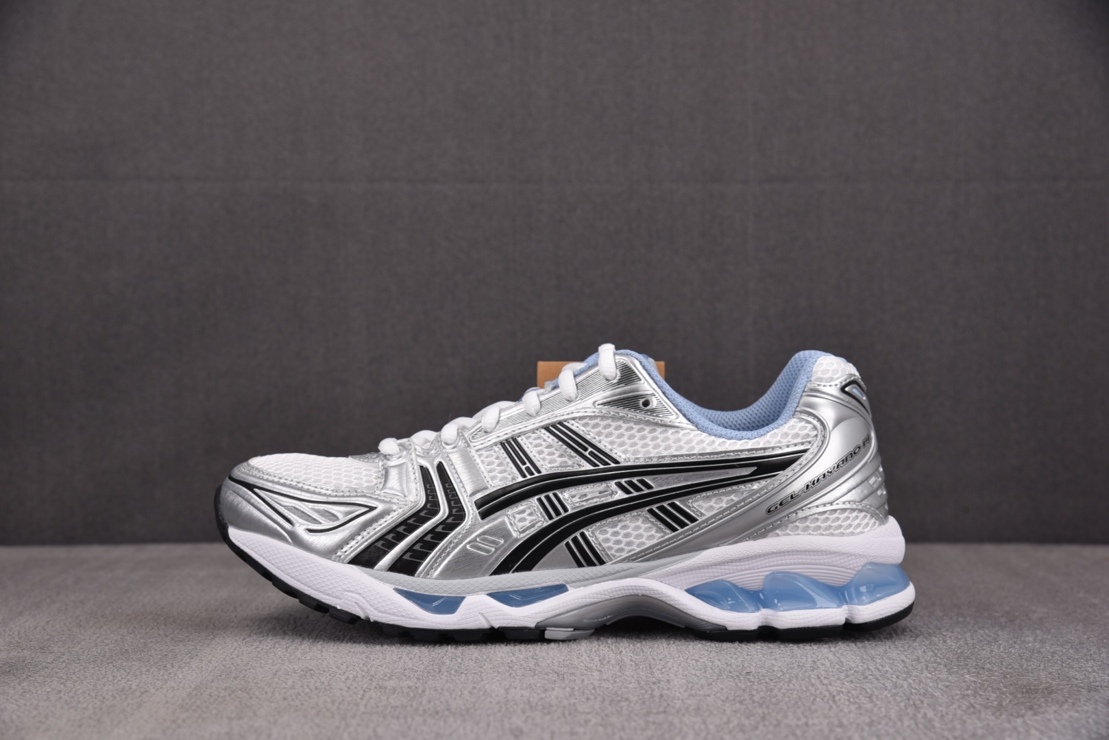 ASICS 尺码36-47

纯原版出品-ASICS Gel-Kayano 14 JJJJound Wh