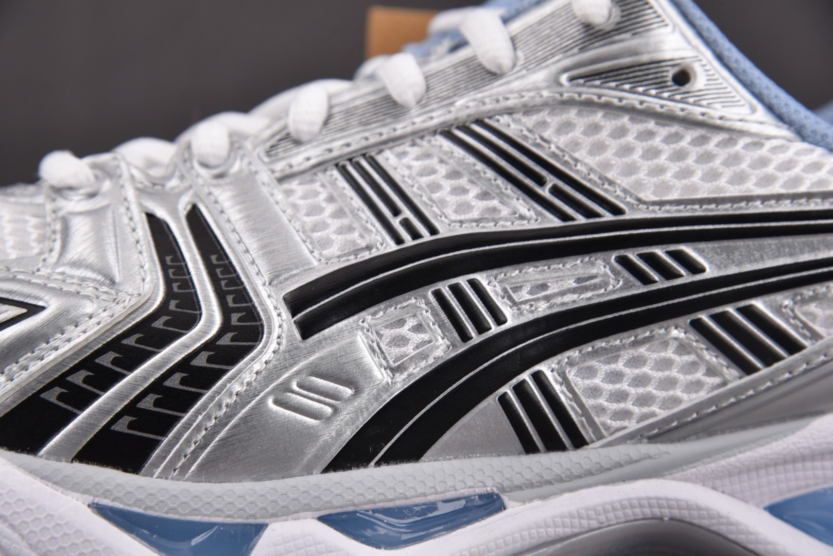 ASICS 尺码36-47

纯原版出品-ASICS Gel-Kayano 14 JJJJound Wh