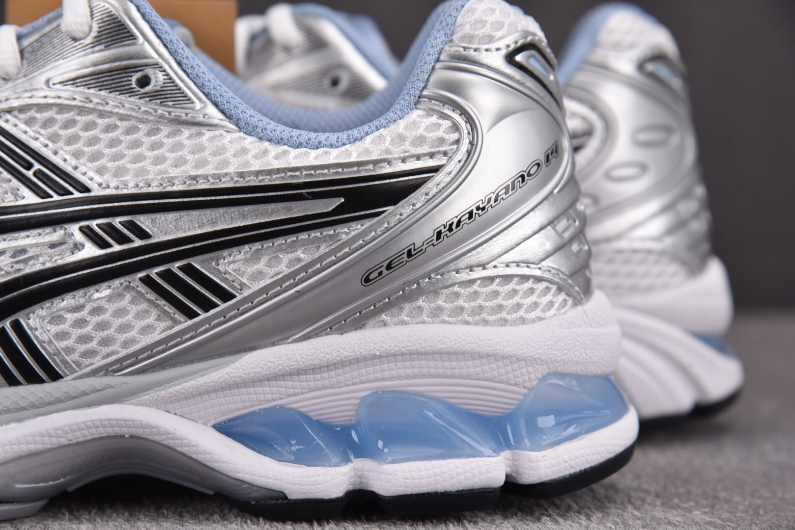 ASICS 尺码36-47

纯原版出品-ASICS Gel-Kayano 14 JJJJound Wh