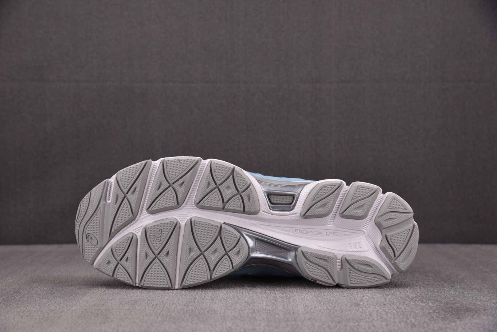 ASICS 尺码36-47

纯原版出品-ASICS Gel-NYC Cream Arctic Sky 