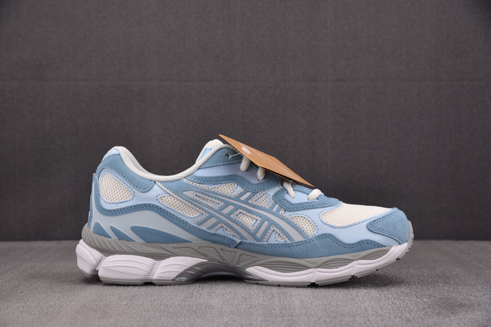 ASICS 尺码36-47

纯原版出品-ASICS Gel-NYC Cream Arctic Sky 