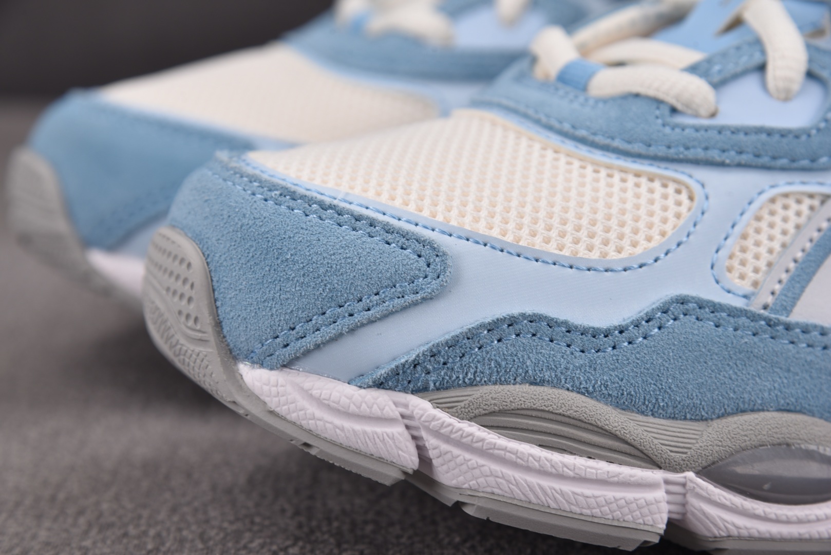 ASICS 尺码36-47

纯原版出品-ASICS Gel-NYC Cream Arctic Sky 