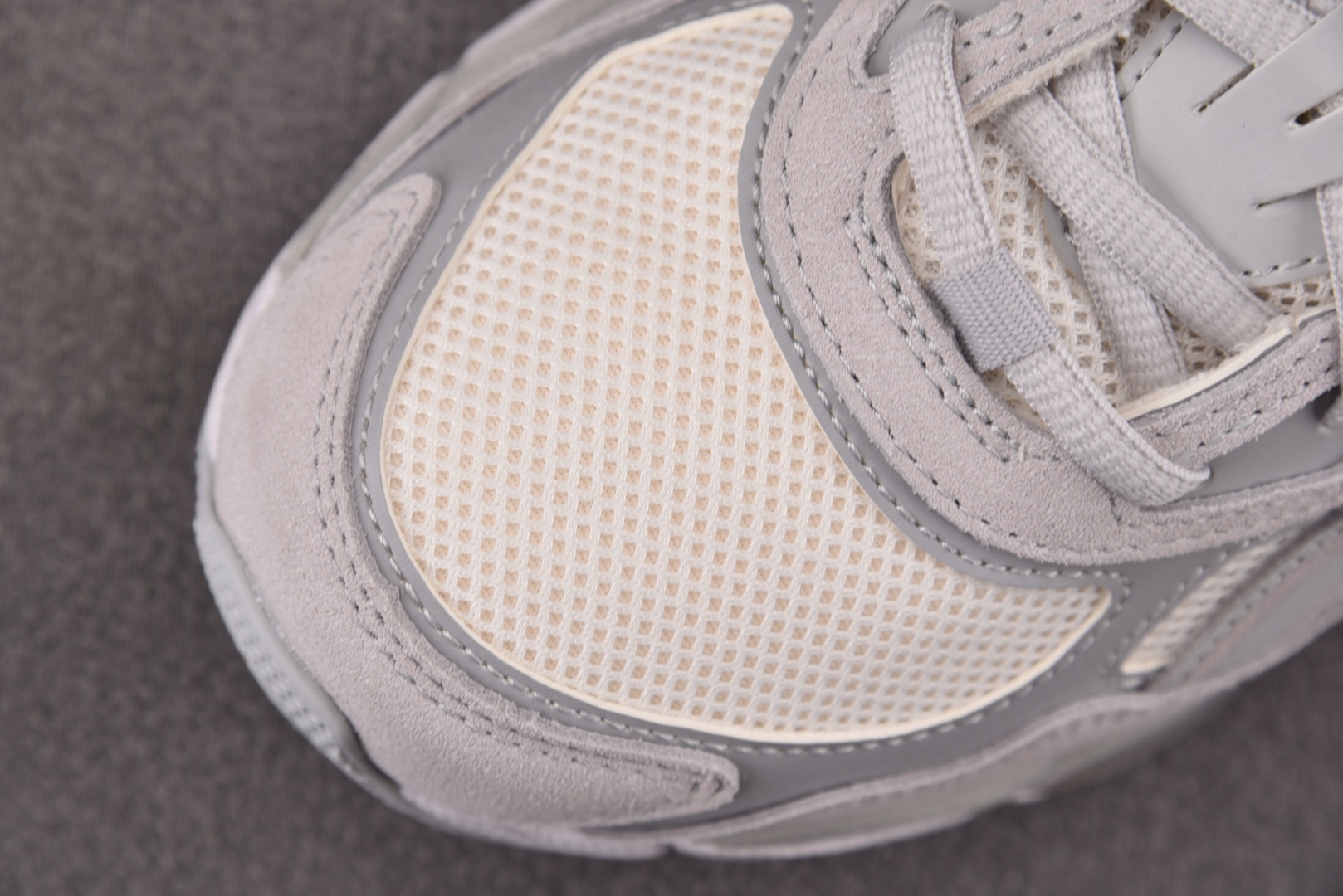 ASICS 尺码36-47

纯原版出品-ASICS Gel-NYC Cream Cloud Grey 