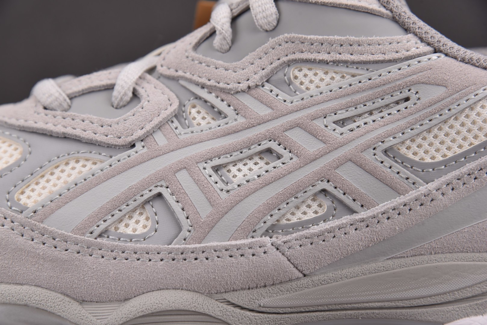 ASICS 尺码36-47

纯原版出品-ASICS Gel-NYC Cream Cloud Grey 