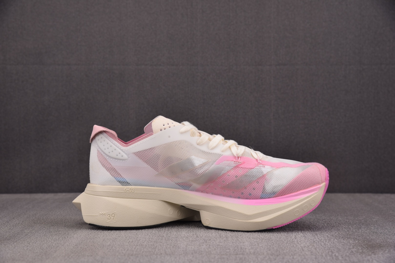Adizero 尺码36-40

纯原版出品-Adizero Adios Pro 3 Sakura 樱花