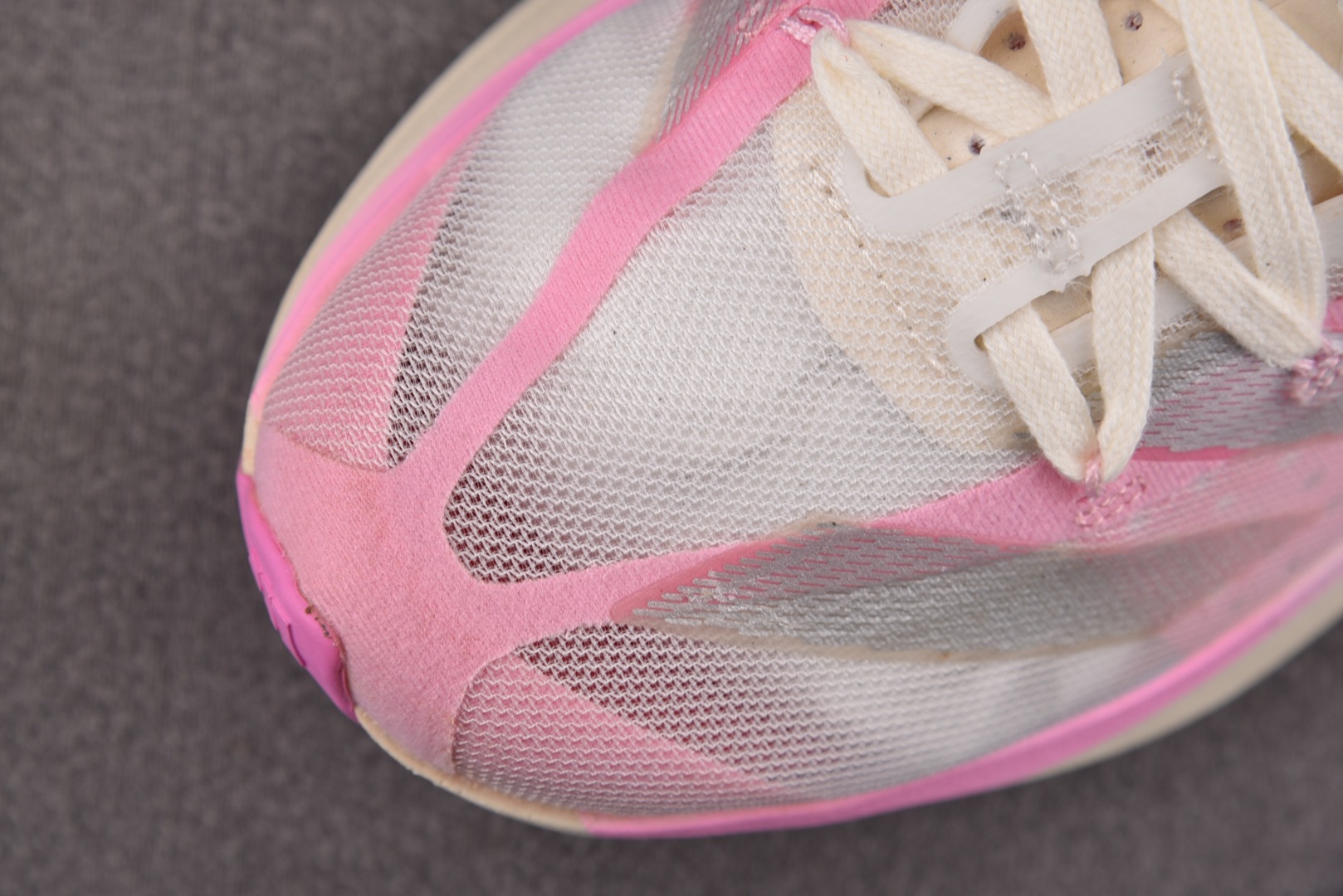 Adizero 尺码36-40

纯原版出品-Adizero Adios Pro 3 Sakura 樱花