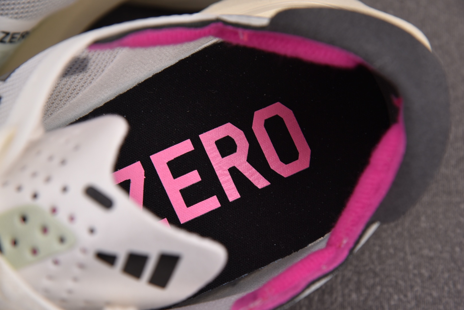 Adizero 尺码36-45

纯原版出品-Adizero Adios Pro 3 White Nig