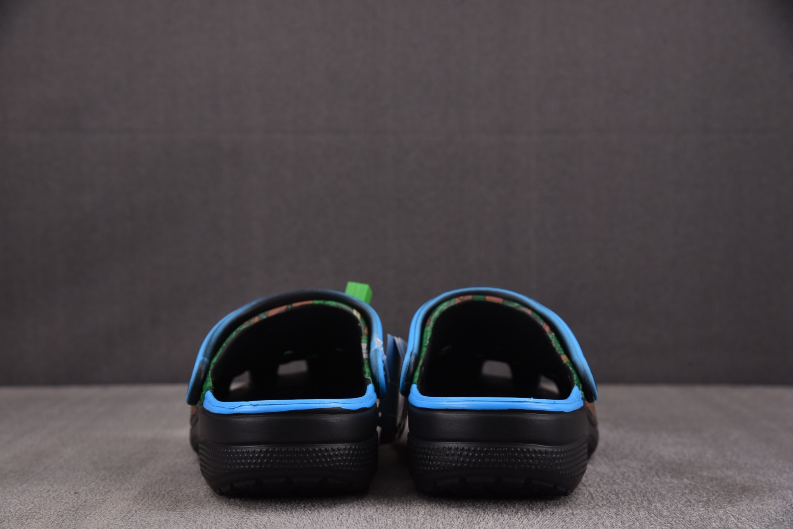  Crocs Classic Clog 全幅印花 蓝绿色尺码：M4（36-37） M5（37-38） M