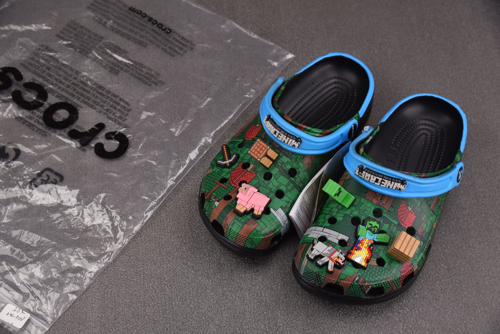  Crocs Classic Clog 全幅印花 蓝绿色尺码：M4（36-37） M5（37-38） M