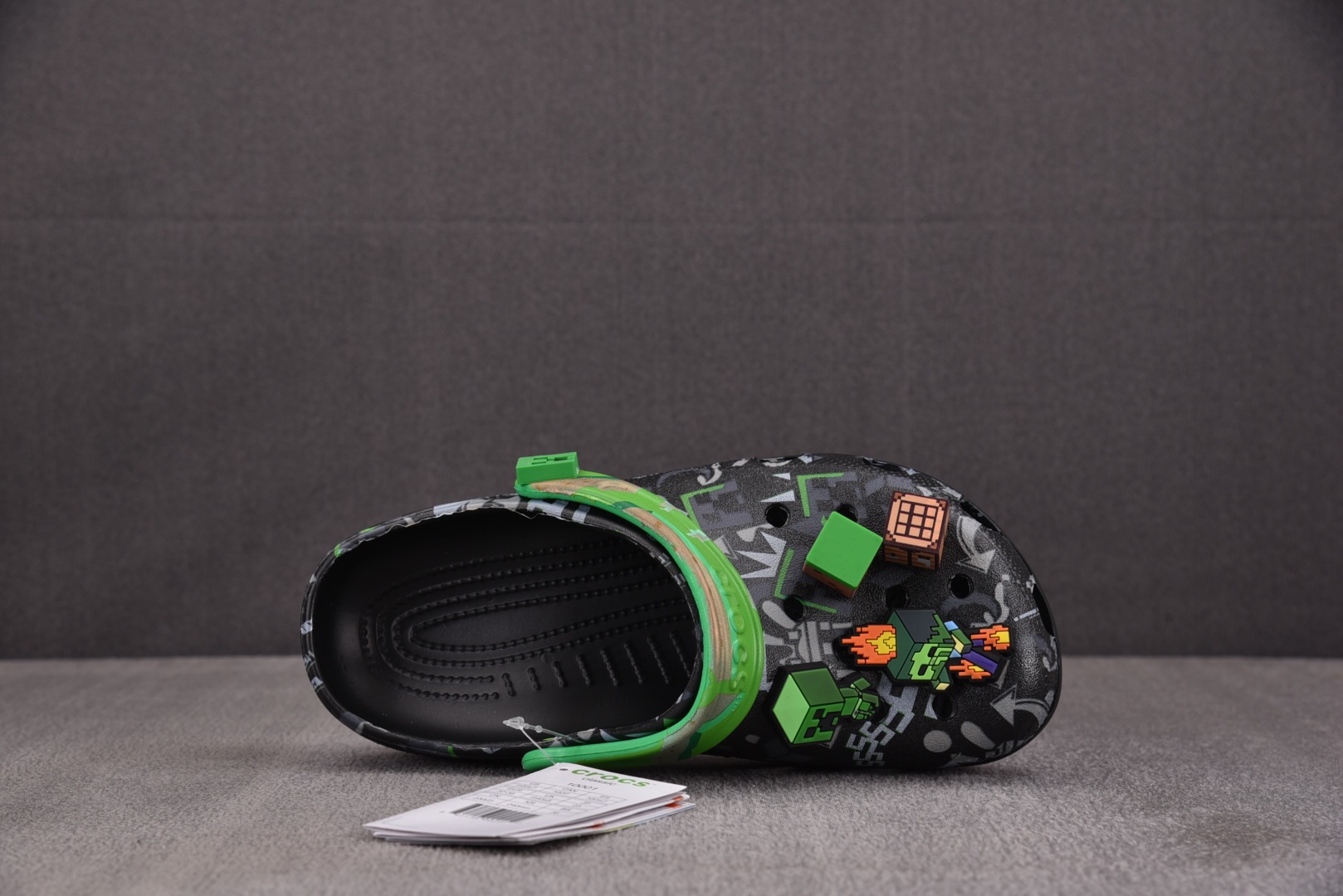  我的世界 x Crocs Classic Clog 绿黑 尺码：M4（36-37） M5（37-38）