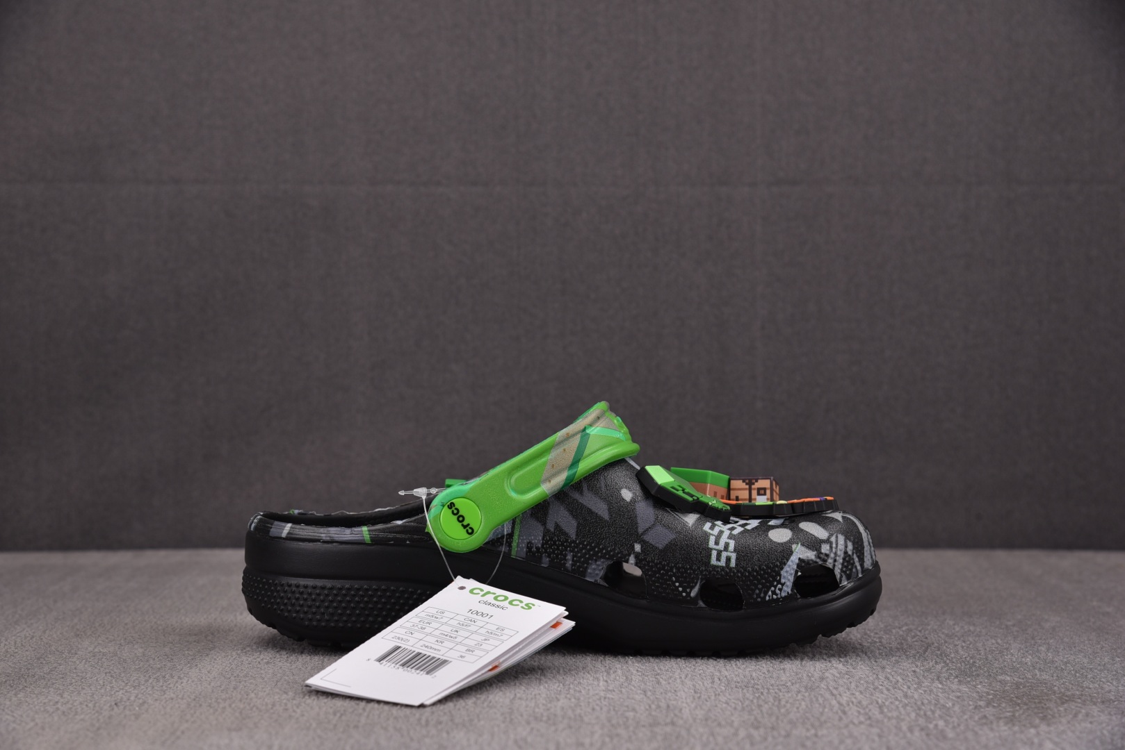  我的世界 x Crocs Classic Clog 绿黑 尺码：M4（36-37） M5（37-38）