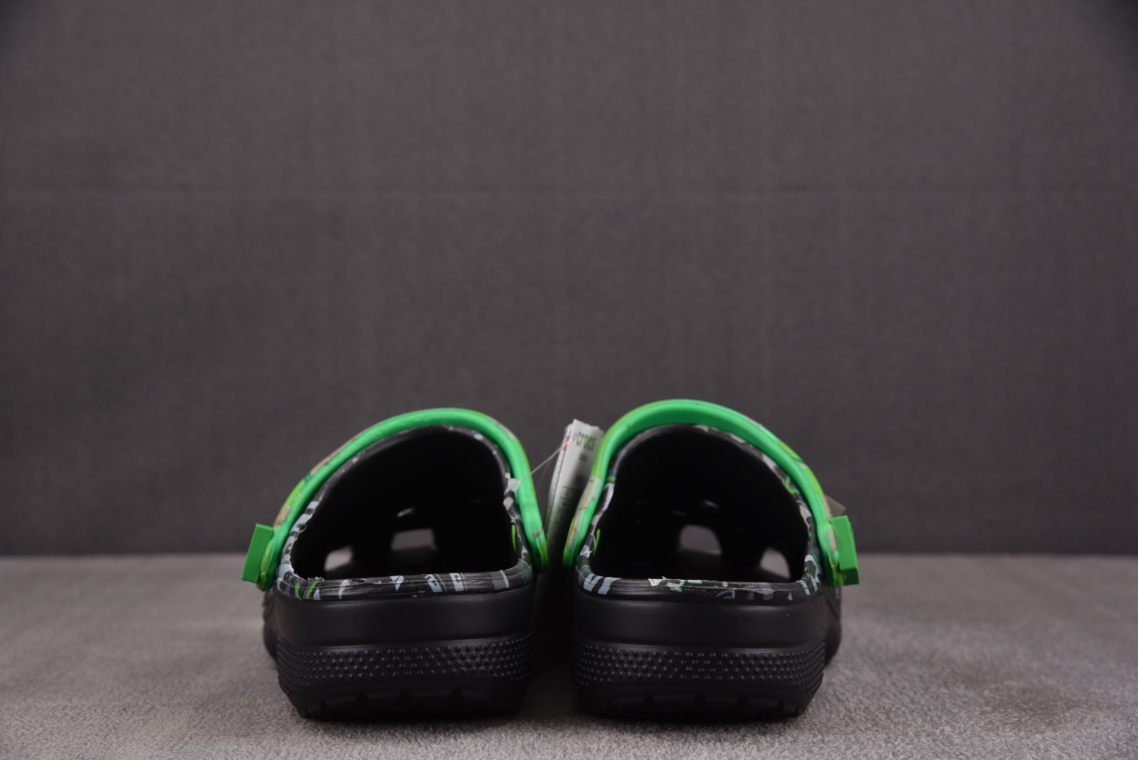  我的世界 x Crocs Classic Clog 绿黑 尺码：M4（36-37） M5（37-38）