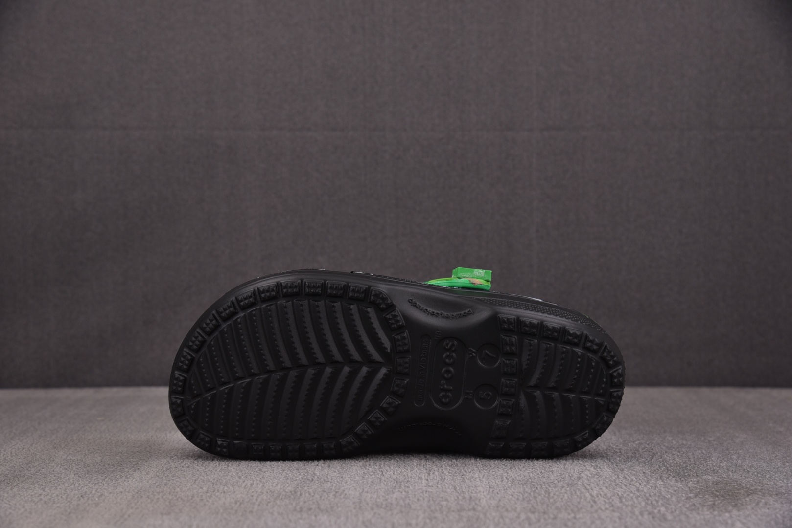  我的世界 x Crocs Classic Clog 绿黑 尺码：M4（36-37） M5（37-38）