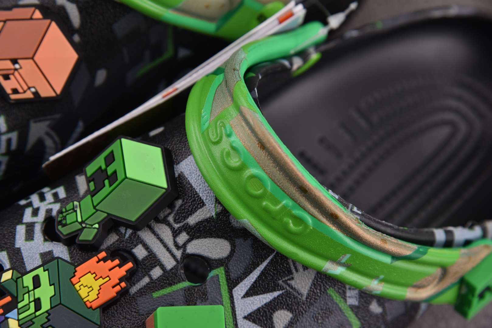  我的世界 x Crocs Classic Clog 绿黑 尺码：M4（36-37） M5（37-38）