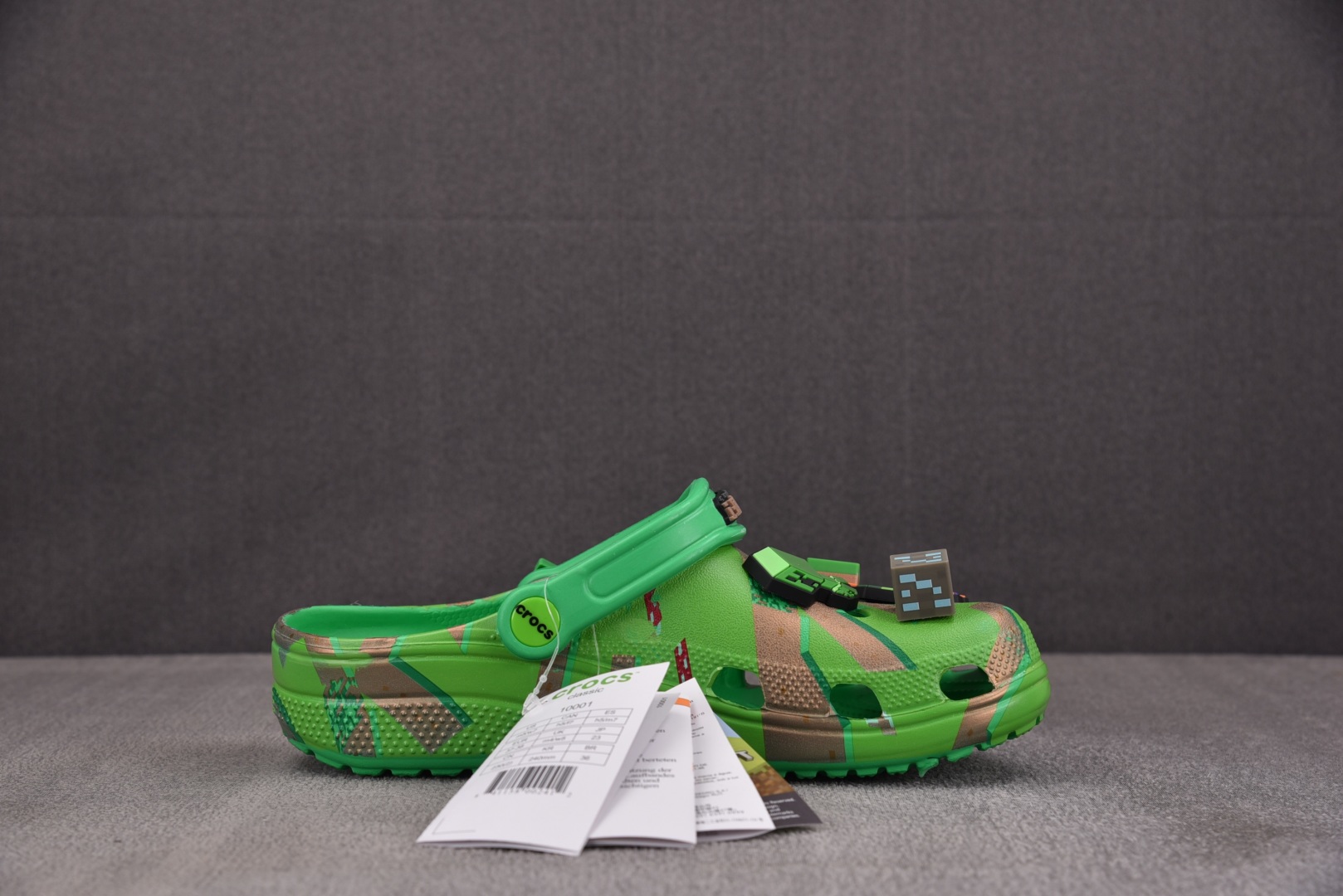  我的世界 x Crocs Classic Clog 迷彩 尺码：M4（36-37） M5（37-38）
