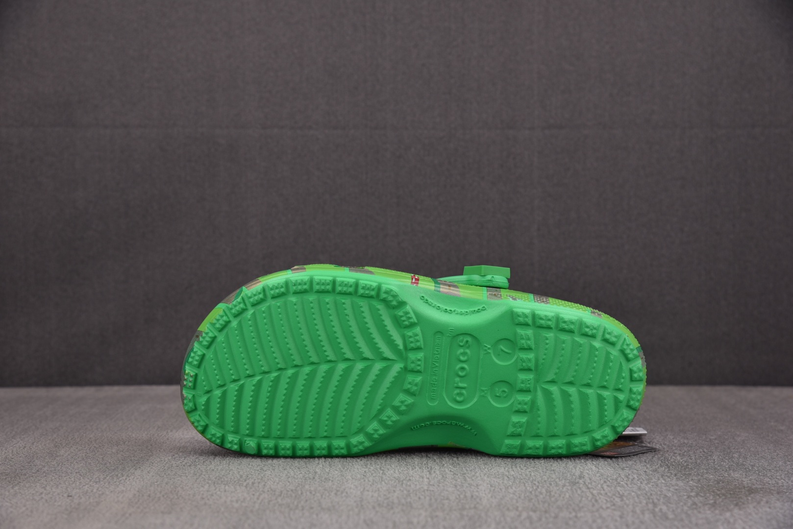  我的世界 x Crocs Classic Clog 迷彩 尺码：M4（36-37） M5（37-38）