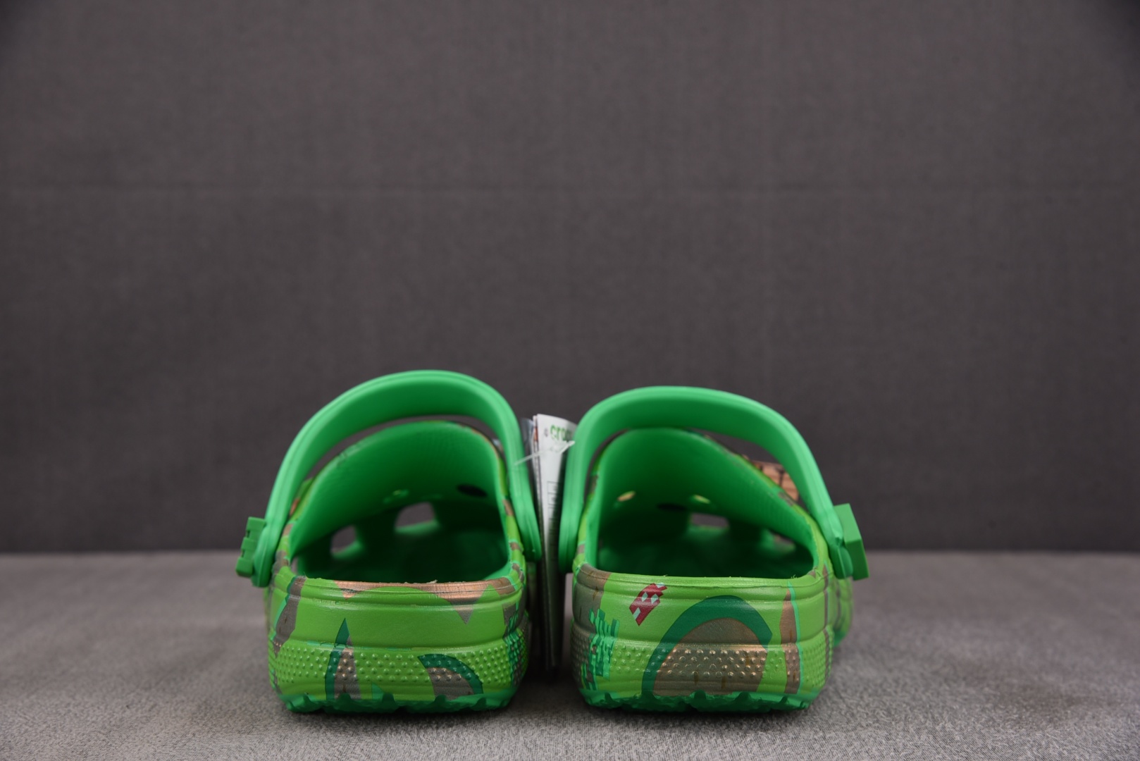  我的世界 x Crocs Classic Clog 迷彩 尺码：M4（36-37） M5（37-38）