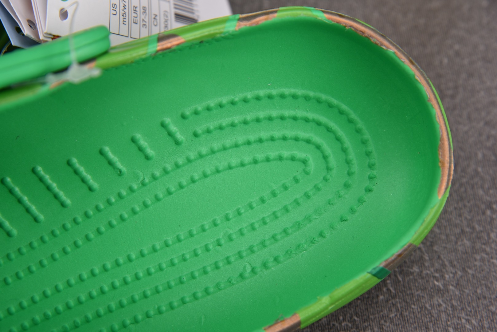  我的世界 x Crocs Classic Clog 迷彩 尺码：M4（36-37） M5（37-38）