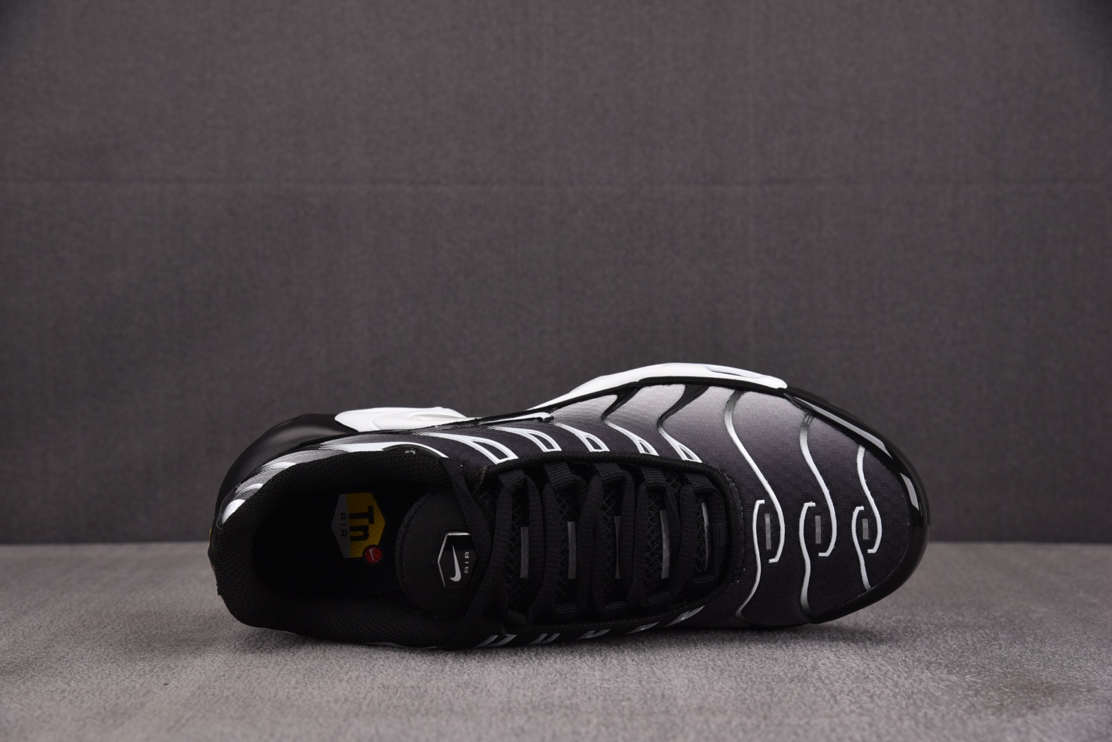 Max 尺码36-47.5

纯原版出品-NK Air Max Plus Black Silver Wh