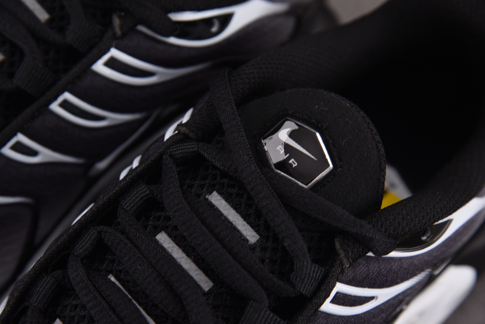 Max 尺码36-47.5

纯原版出品-NK Air Max Plus Black Silver Wh