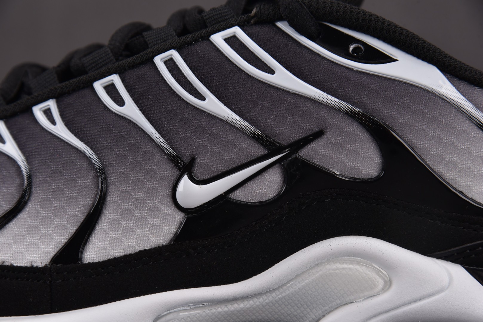 Max 尺码36-47.5

纯原版出品-NK Air Max Plus Black Silver Wh