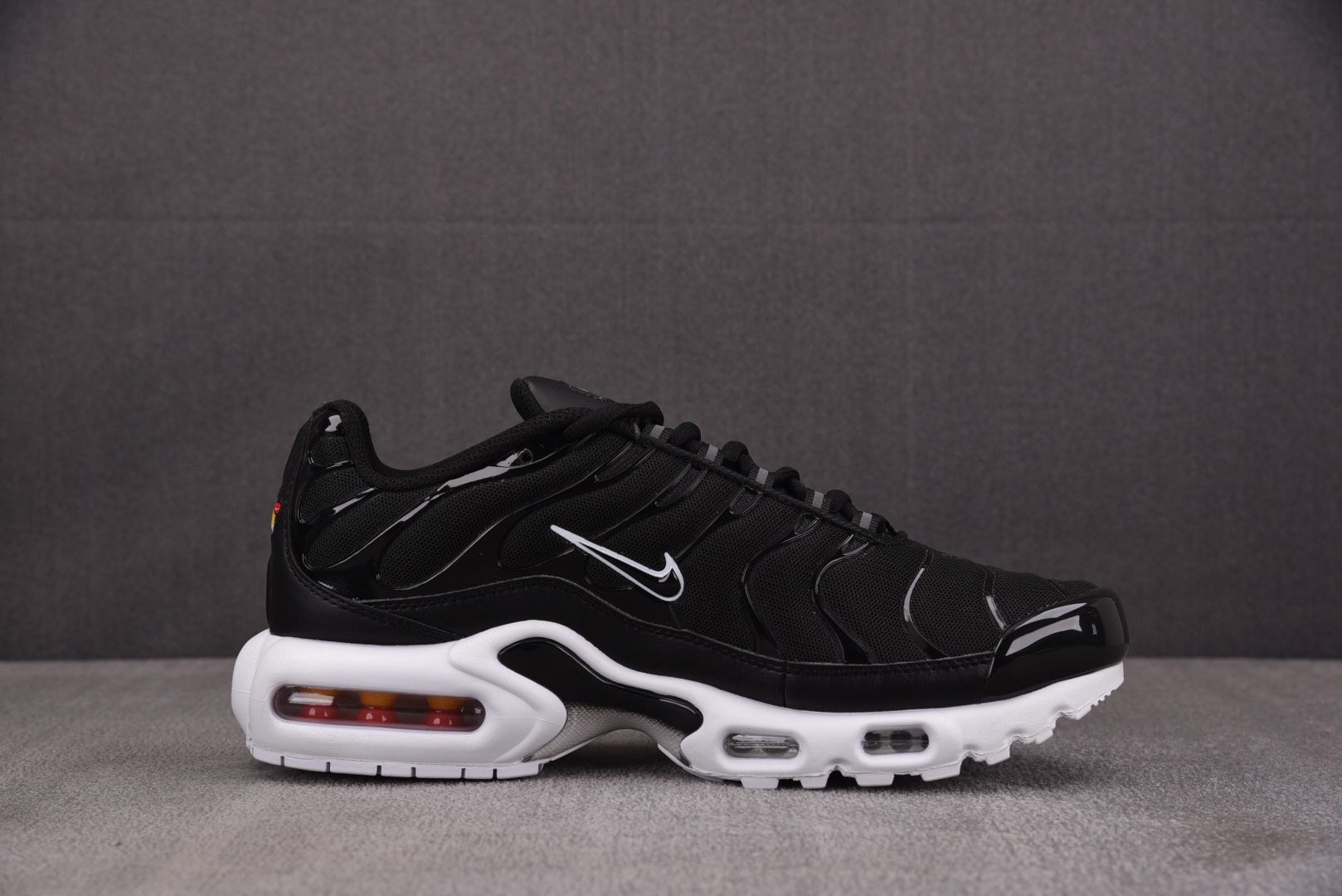 Max 尺码36-47.5

纯原版出品-NK Air Max Plus Black White 黑白 