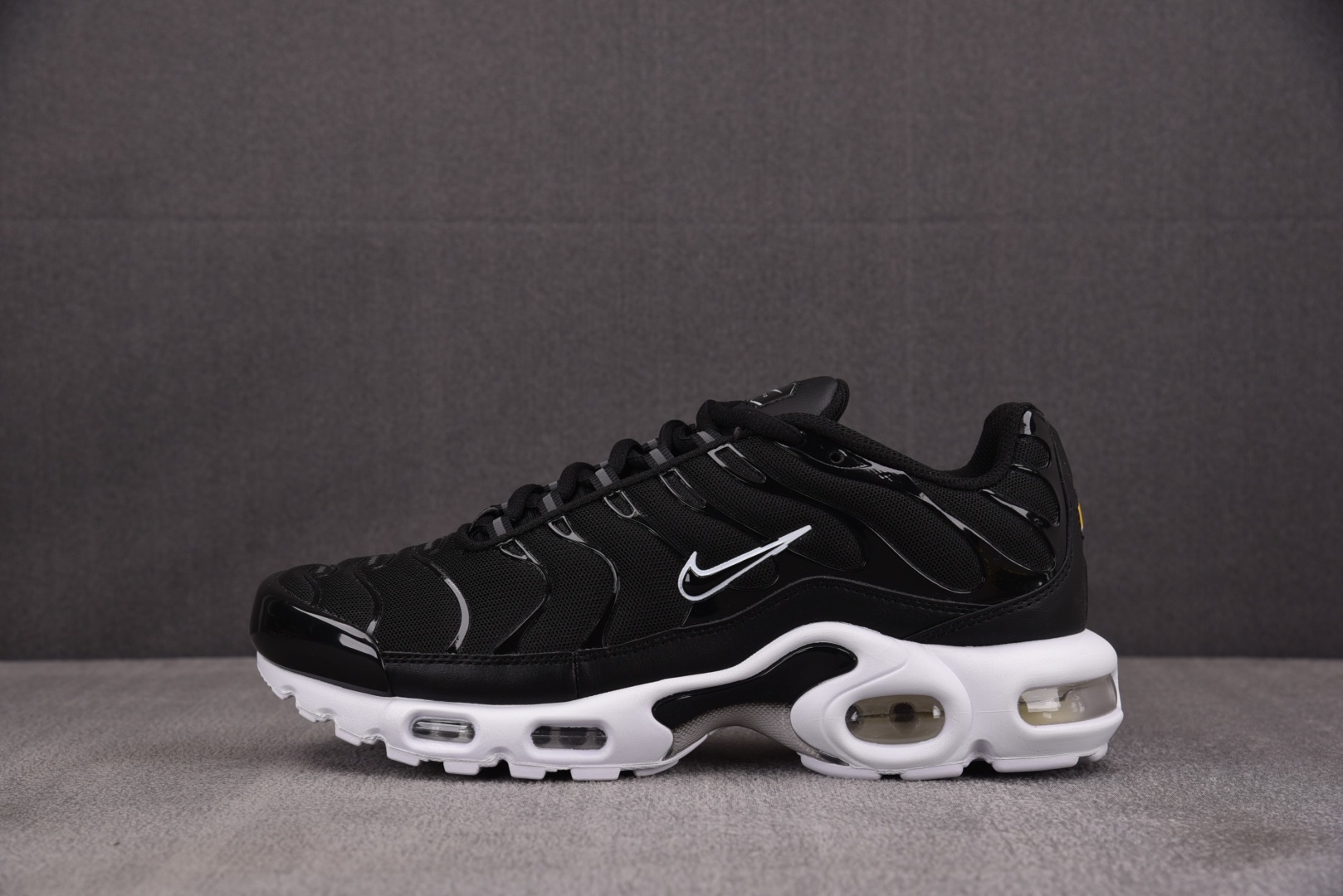 Max 尺码36-47.5

纯原版出品-NK Air Max Plus Black White 黑白 
