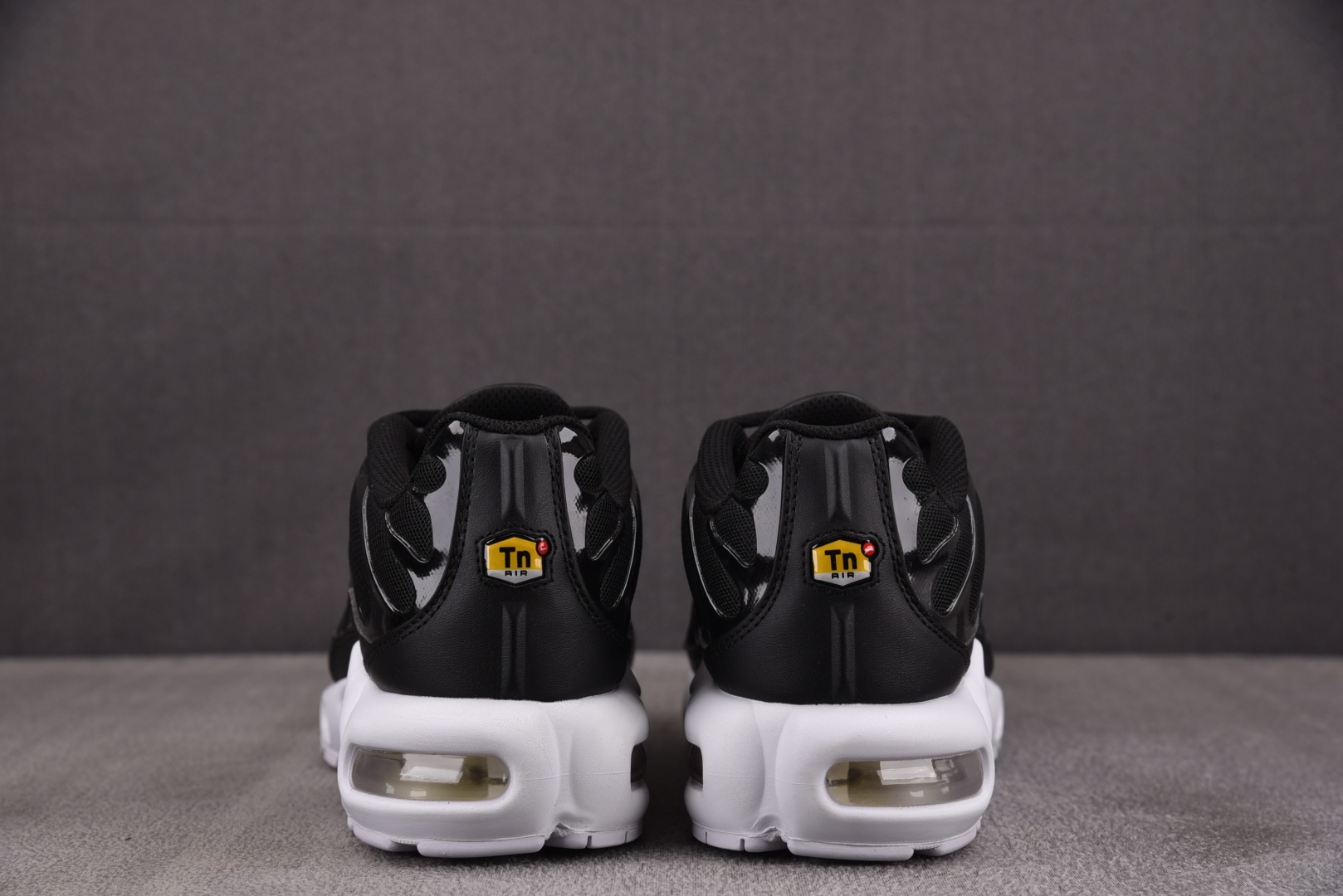 Max 尺码36-47.5

纯原版出品-NK Air Max Plus Black White 黑白 