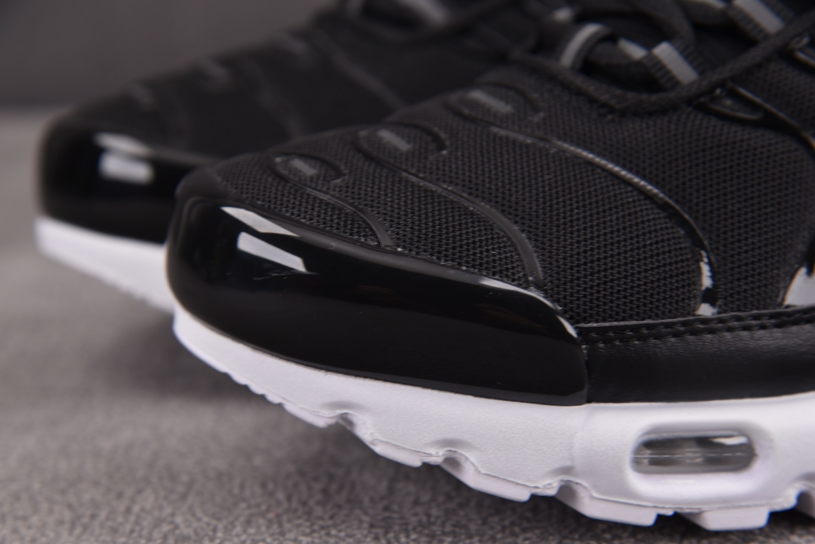 Max 尺码36-47.5

纯原版出品-NK Air Max Plus Black White 黑白 