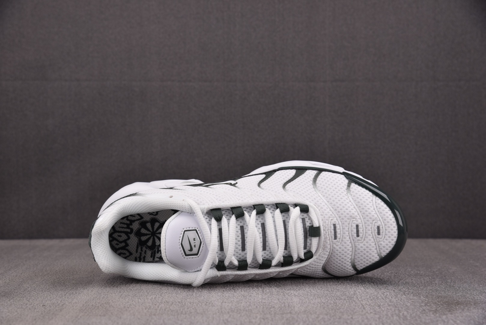 Max 尺码36-47.5

纯原版出品-NK Air Max Plus Premium White V