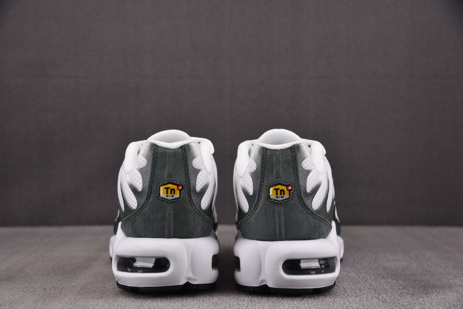 Max 尺码36-47.5

纯原版出品-NK Air Max Plus Premium White V