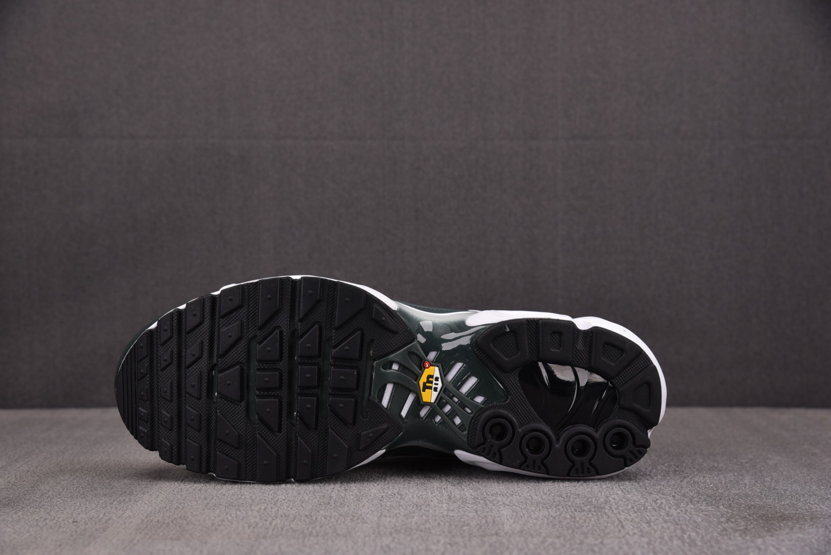 Max 尺码36-47.5

纯原版出品-NK Air Max Plus Premium White V