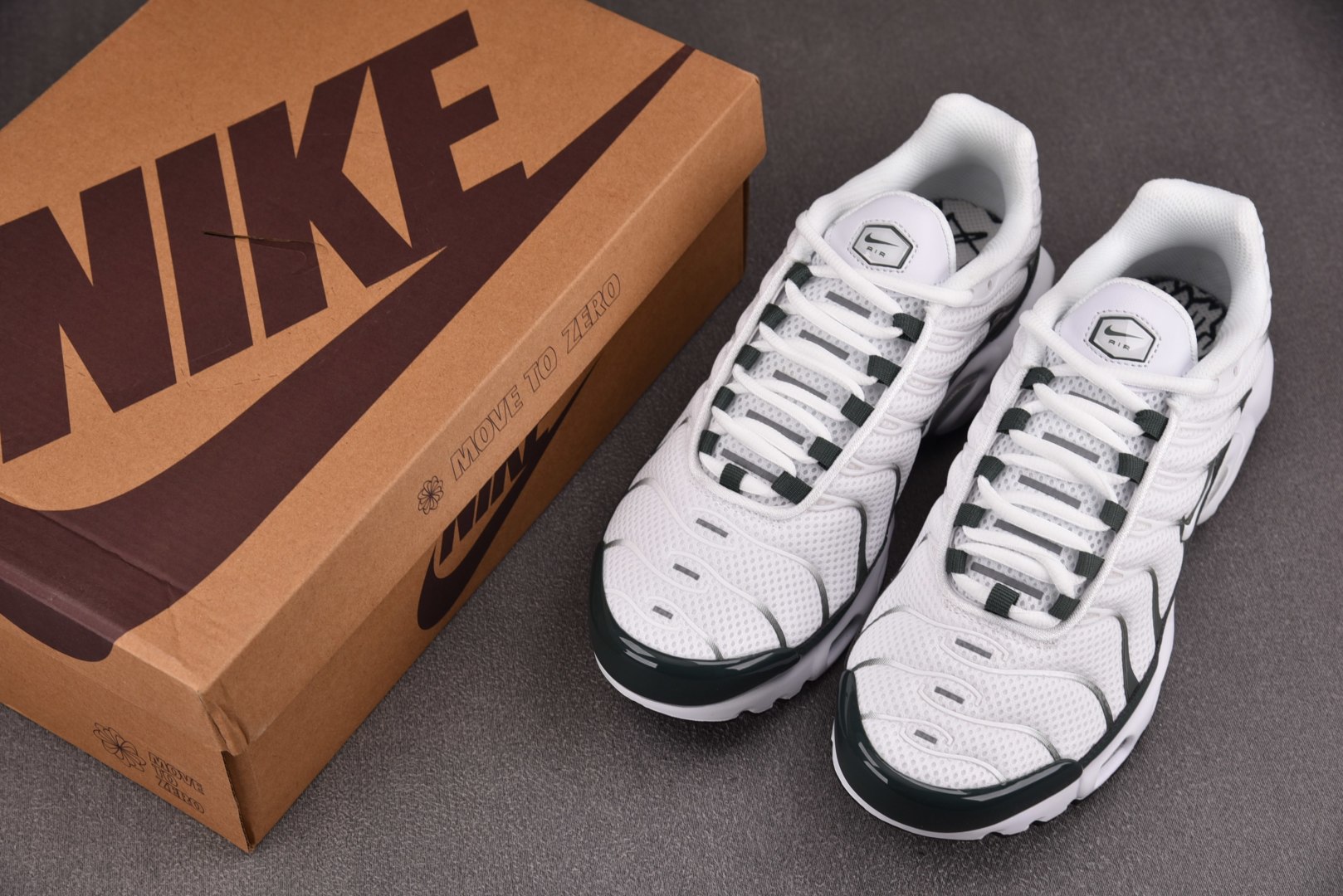 Max 尺码36-47.5

纯原版出品-NK Air Max Plus Premium White V