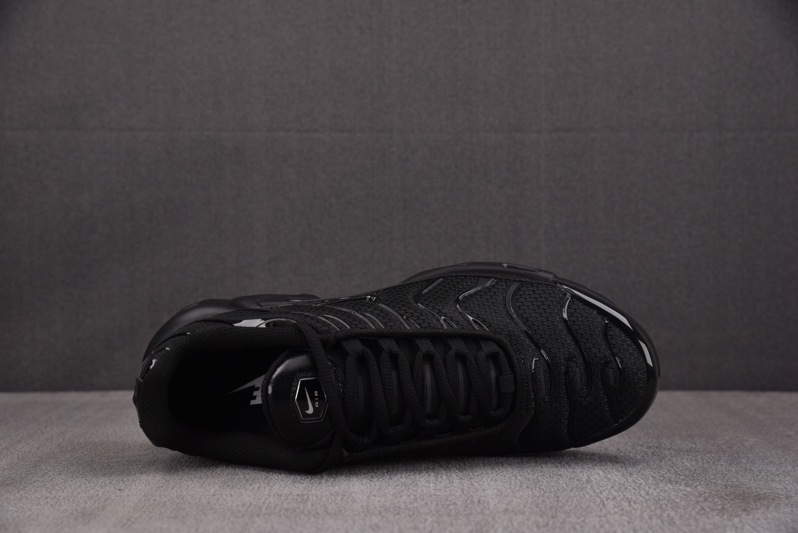 Max 尺码36-47.5

纯原版出品-NK Air Max Plus Triple Black 全黑