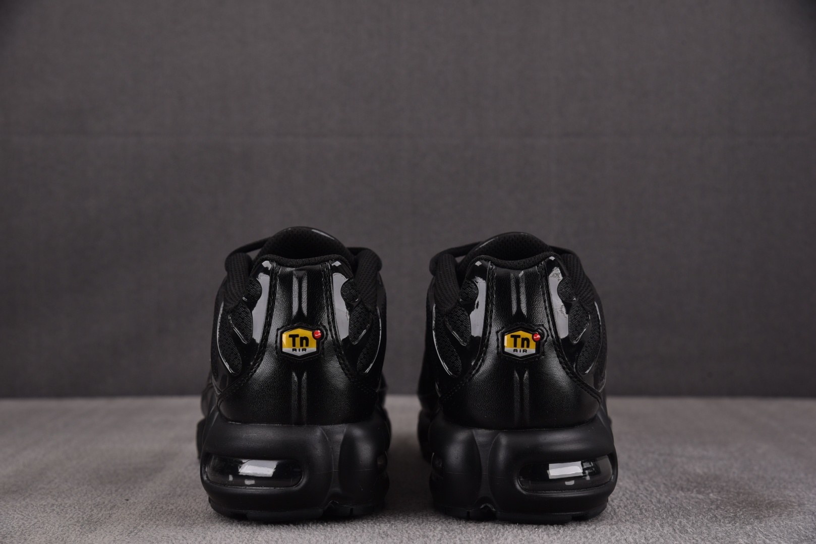 Max 尺码36-47.5

纯原版出品-NK Air Max Plus Triple Black 全黑