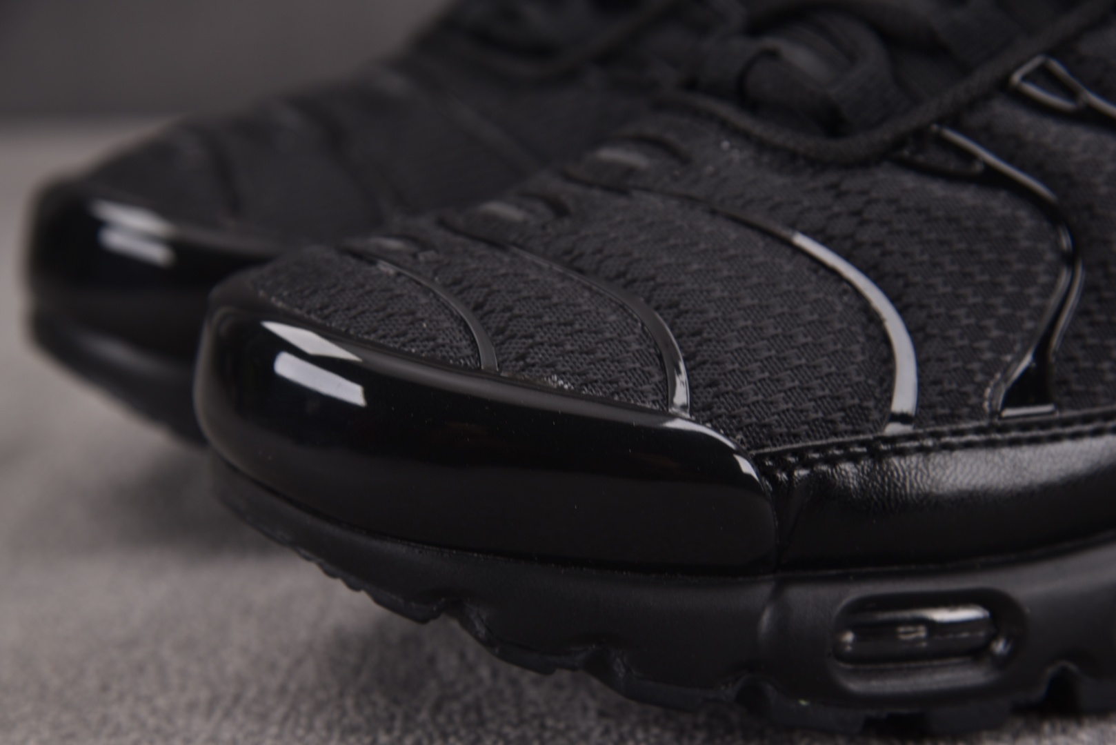 Max 尺码36-47.5

纯原版出品-NK Air Max Plus Triple Black 全黑