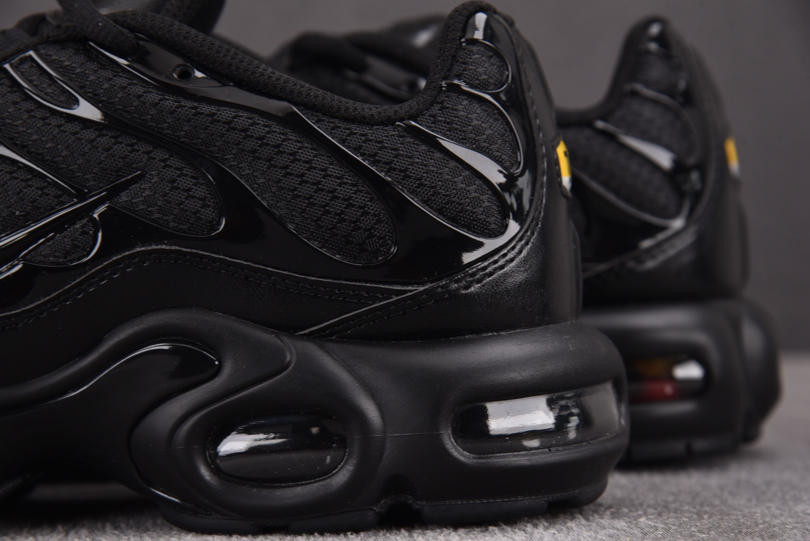 Max 尺码36-47.5

纯原版出品-NK Air Max Plus Triple Black 全黑