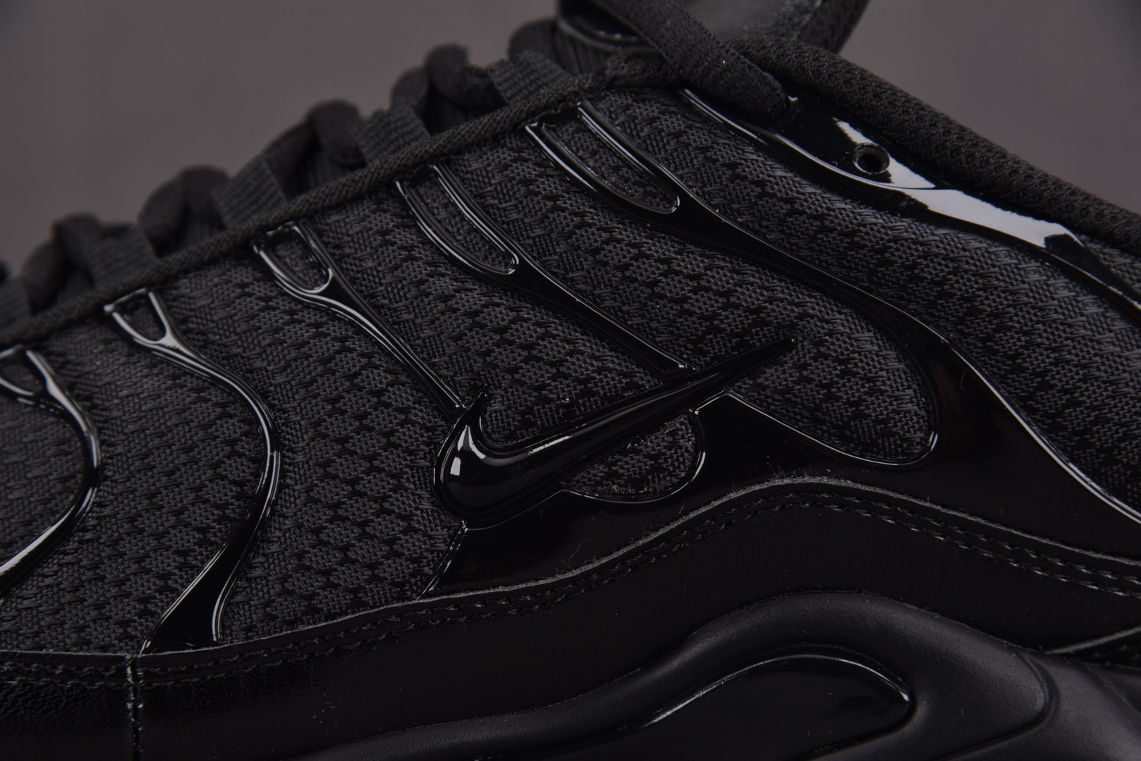 Max 尺码36-47.5

纯原版出品-NK Air Max Plus Triple Black 全黑