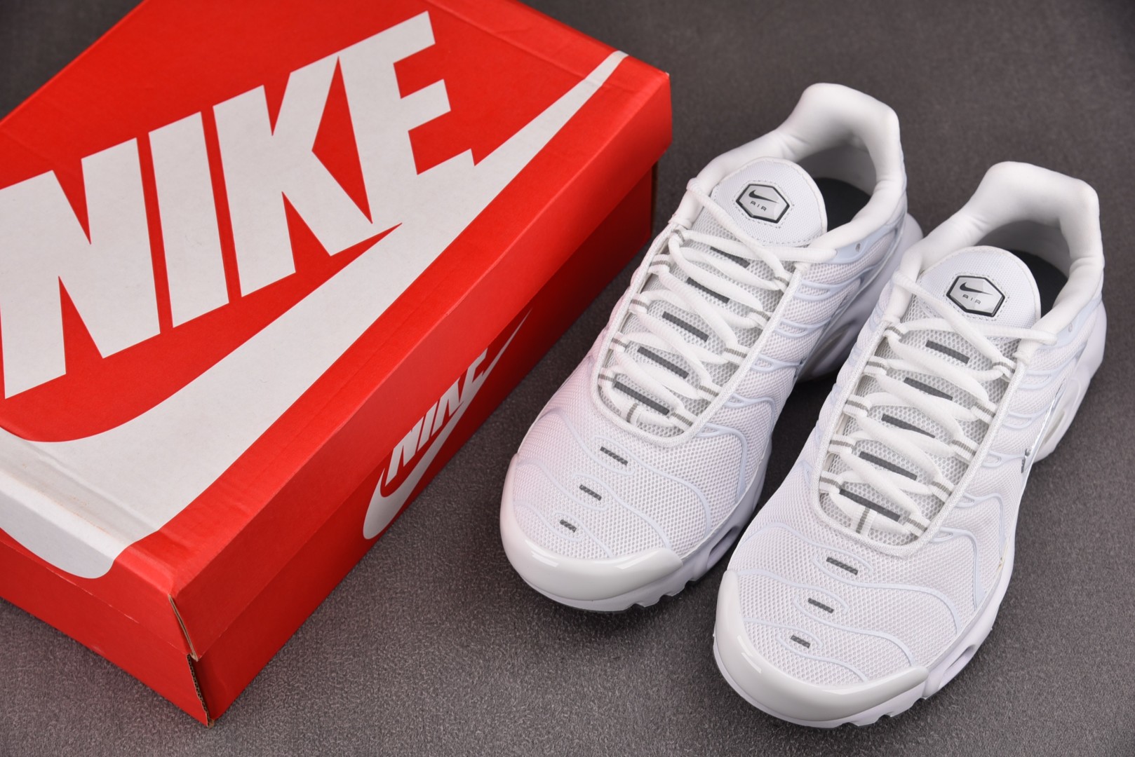 Max 尺码36-47.5

纯原版出品-NK Air Max Plus White 白色 -139 Y