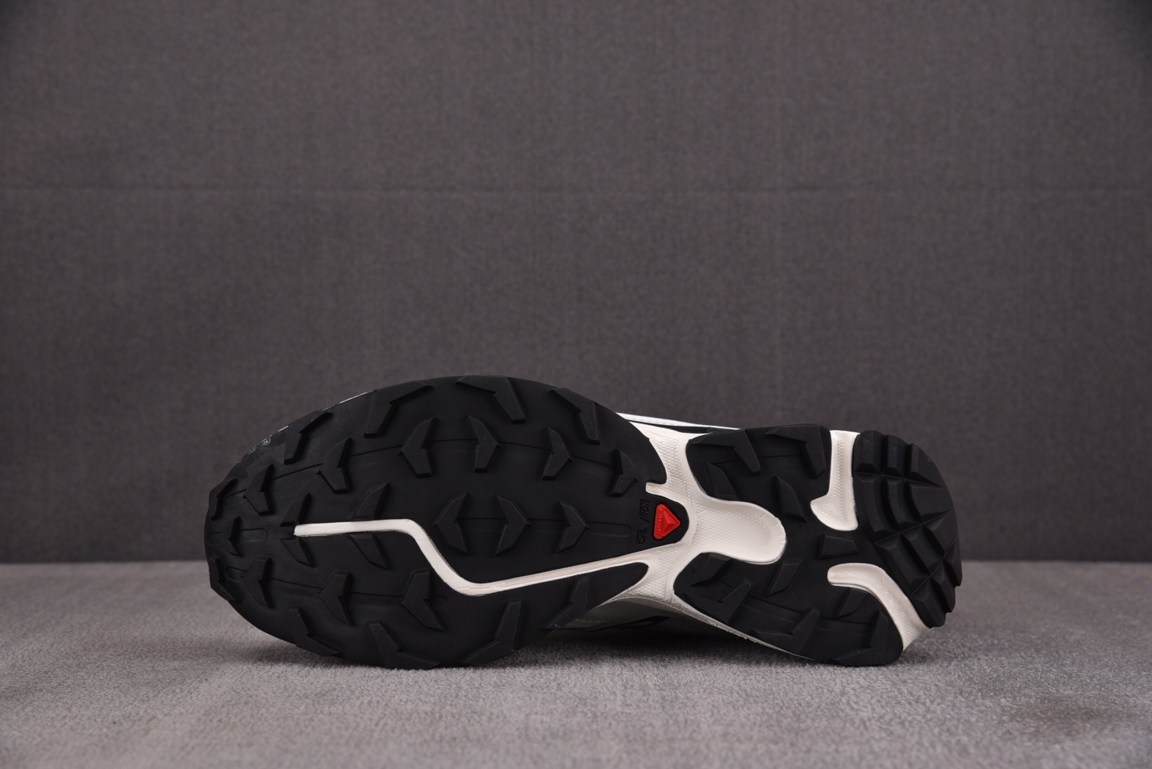 SALOMON 尺码36-46.5

纯原出品-Salomon XT-6 EXPANSE 白黑  YZ0