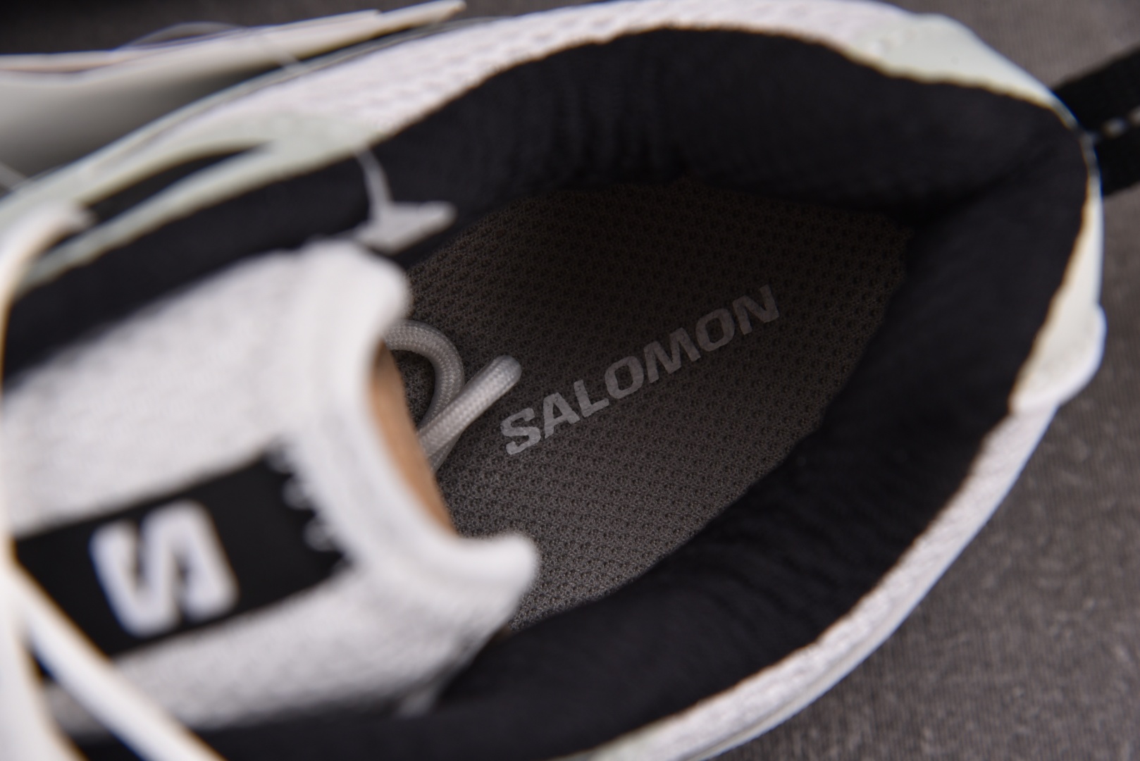 SALOMON 尺码36-46.5

纯原出品-Salomon XT-6 EXPANSE 白黑  YZ0