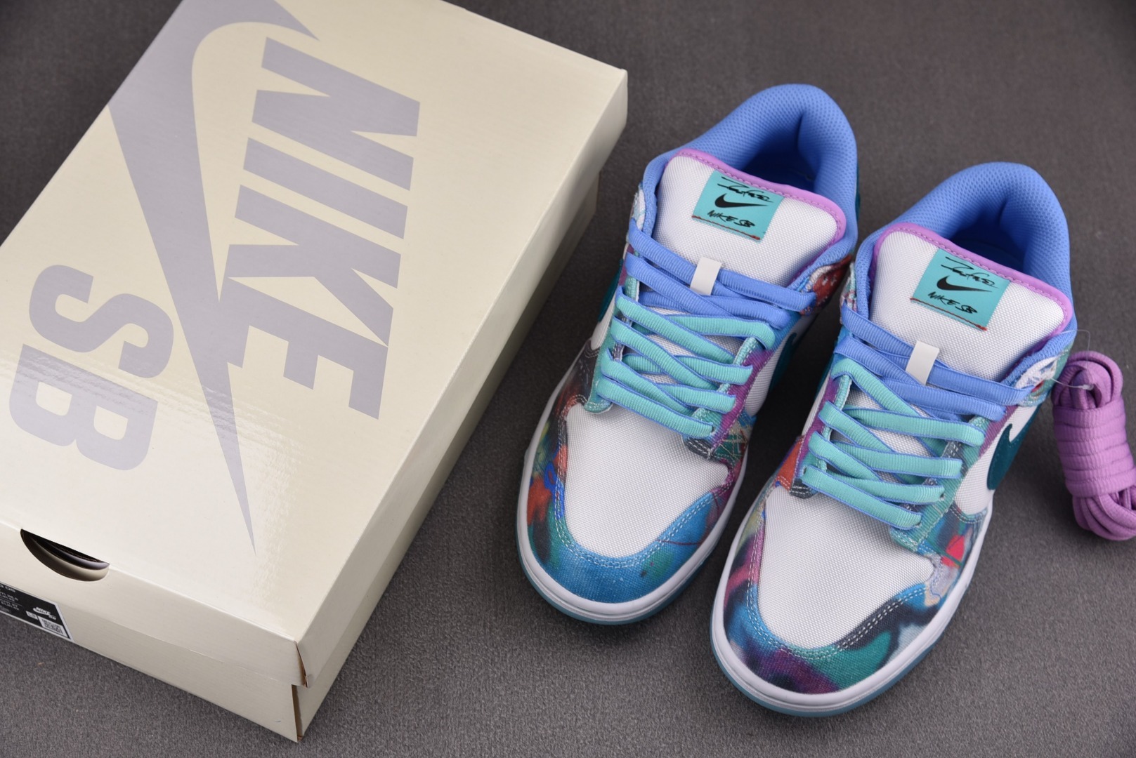 Dunk白蓝 尺码36-47.5

纯原出品-Futura Laboratories x NK Dunk