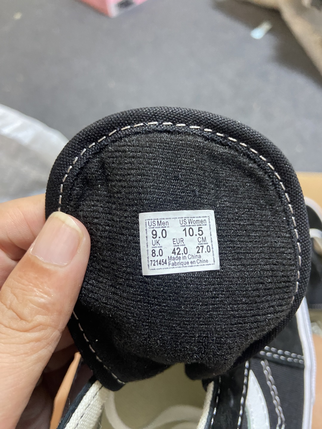 
Vans Old Skool 黑白
经典黑白复古高街百搭休闲帆布鞋
手绘腰果花印第安风 小众且高级
货