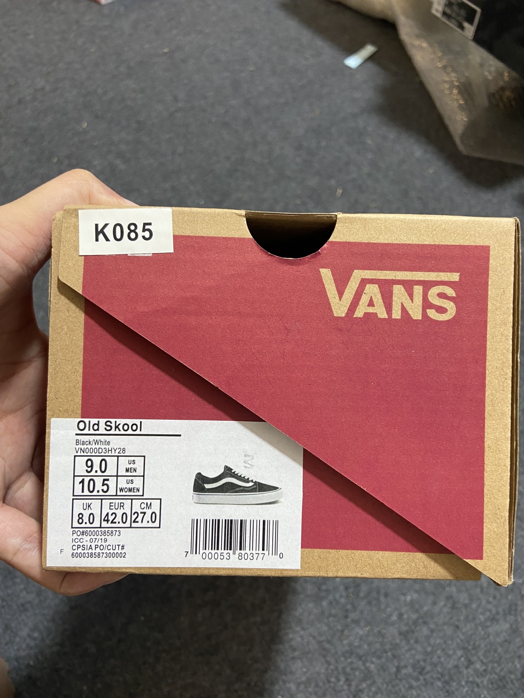 
Vans Old Skool 黑白
经典黑白复古高街百搭休闲帆布鞋
手绘腰果花印第安风 小众且高级
货