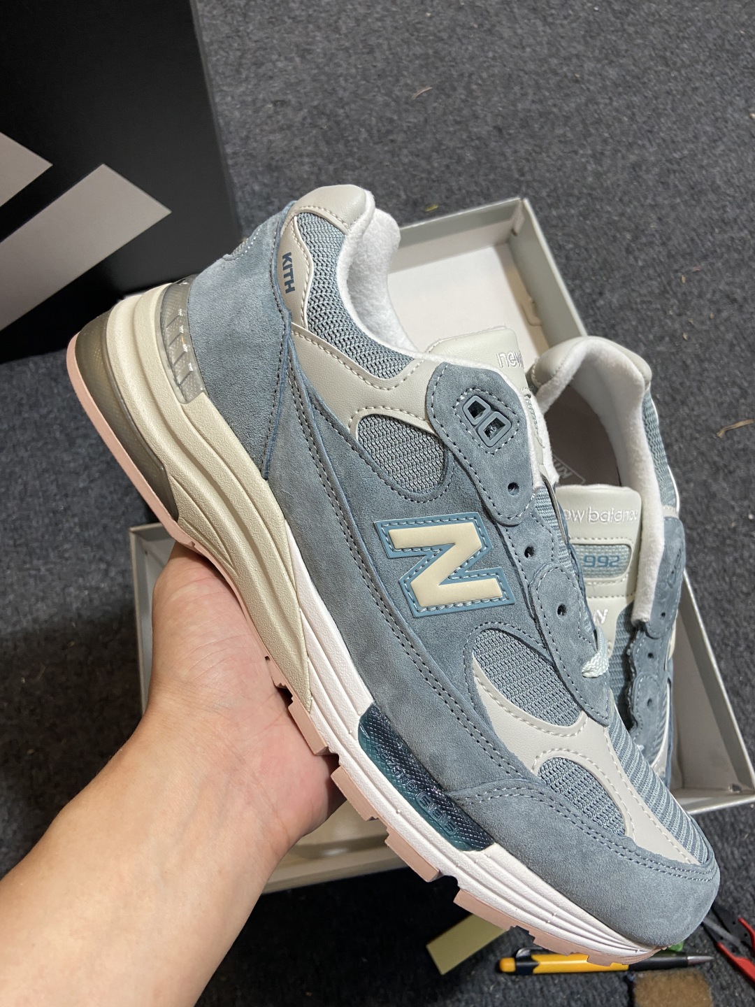  
Kith x New Balance NB992 第一代总统复古慢跑鞋 天蓝 U992KT

原鞋购