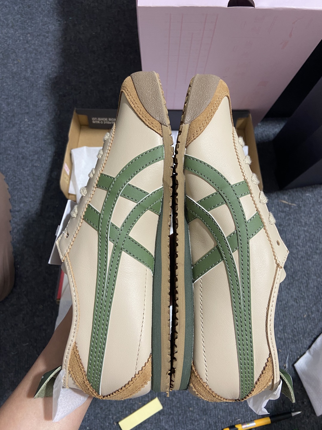  
版型 用料 细节 清洁度  公司级别 可对比同价位 
Onitsuka Tiger鬼塚虎 MEXIC
