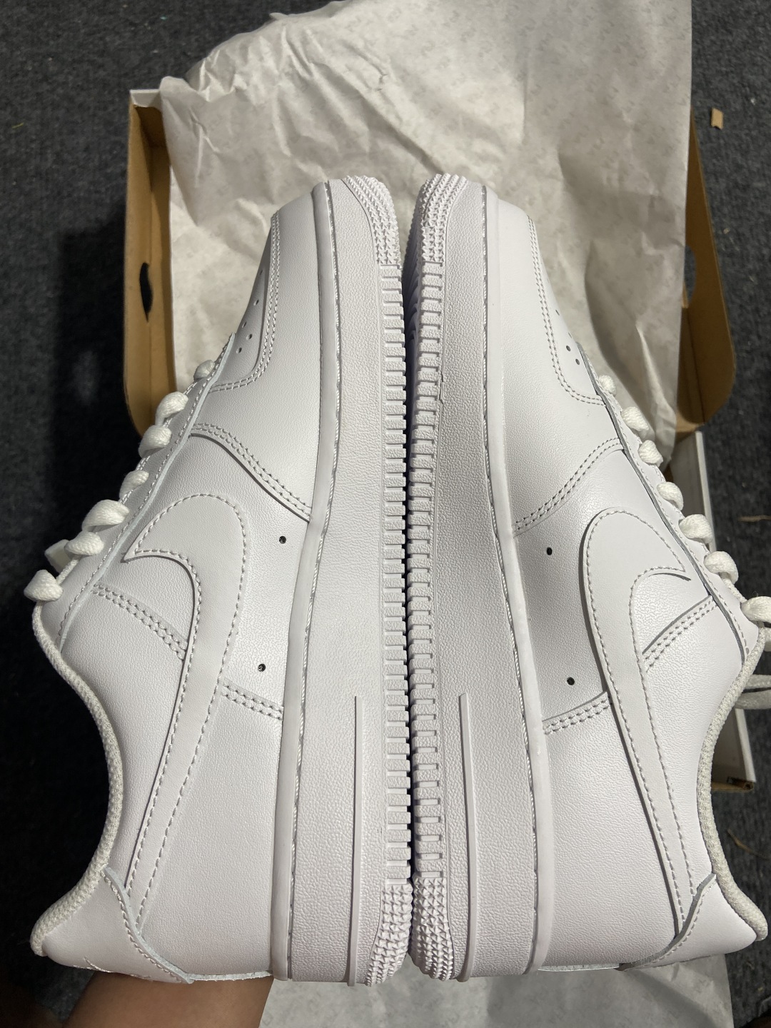 AF1 尺码36-47.5

纯原出品-Air Force 1 Low '07 White 白色 CW2
