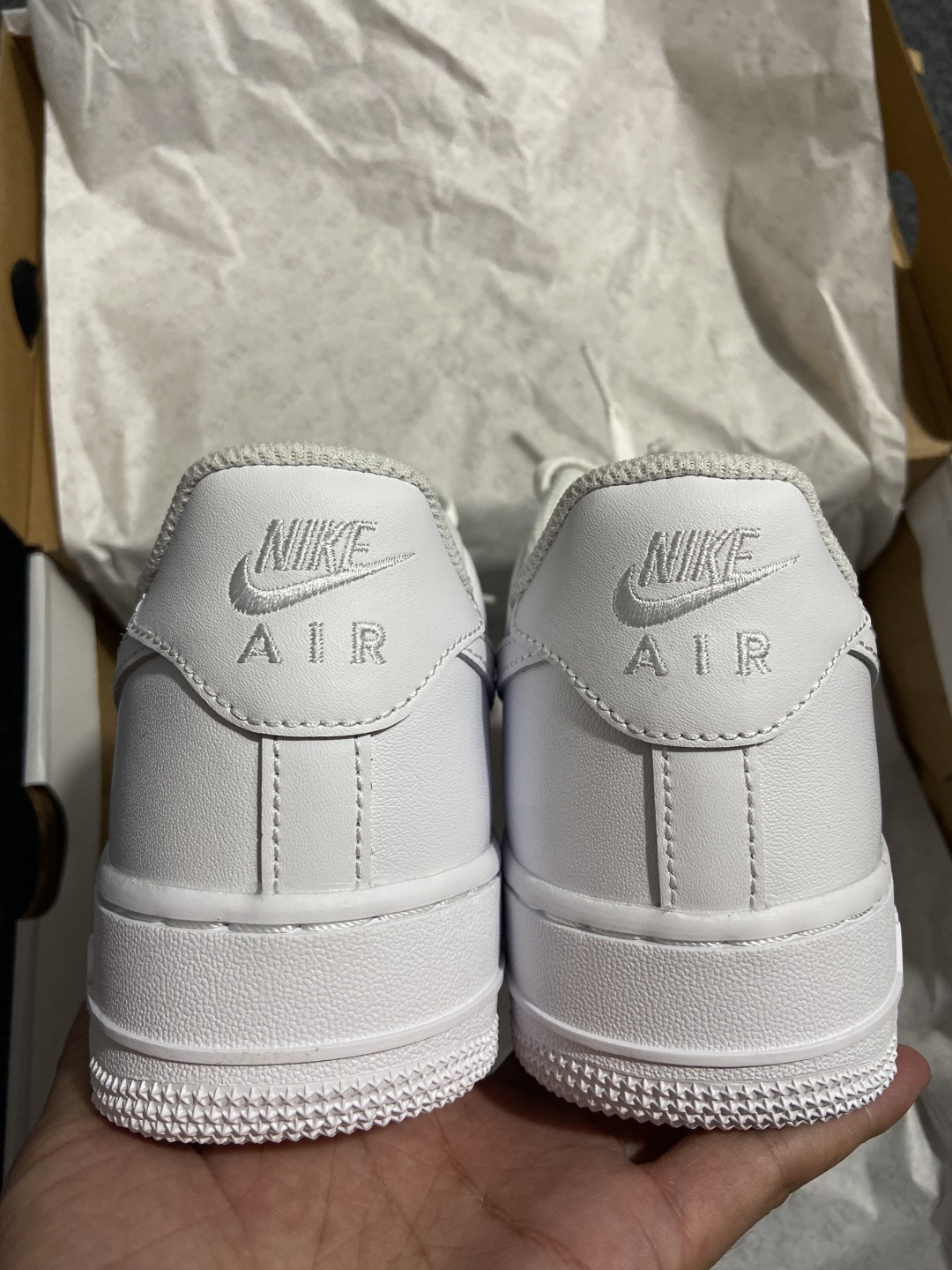 AF1 尺码36-47.5

纯原出品-Air Force 1 Low '07 White 白色 CW2