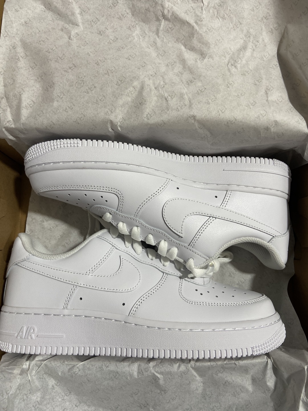 AF1 尺码36-47.5

纯原出品-Air Force 1 Low '07 White 白色 CW2