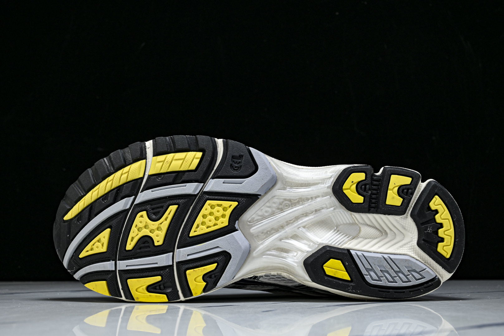 Asics 尺码36-47.5

纯原版出品-Asics Gel-Kayano 14 复古舒适 低帮 休